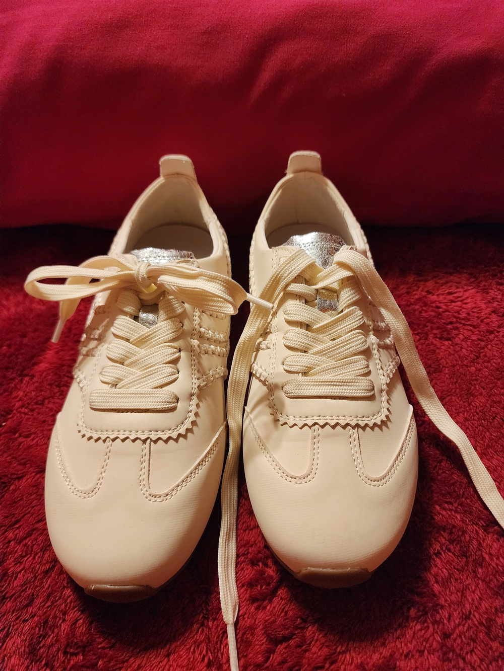 Project cloud Women's Cream Casual Lace-Up Sneakers 8.5